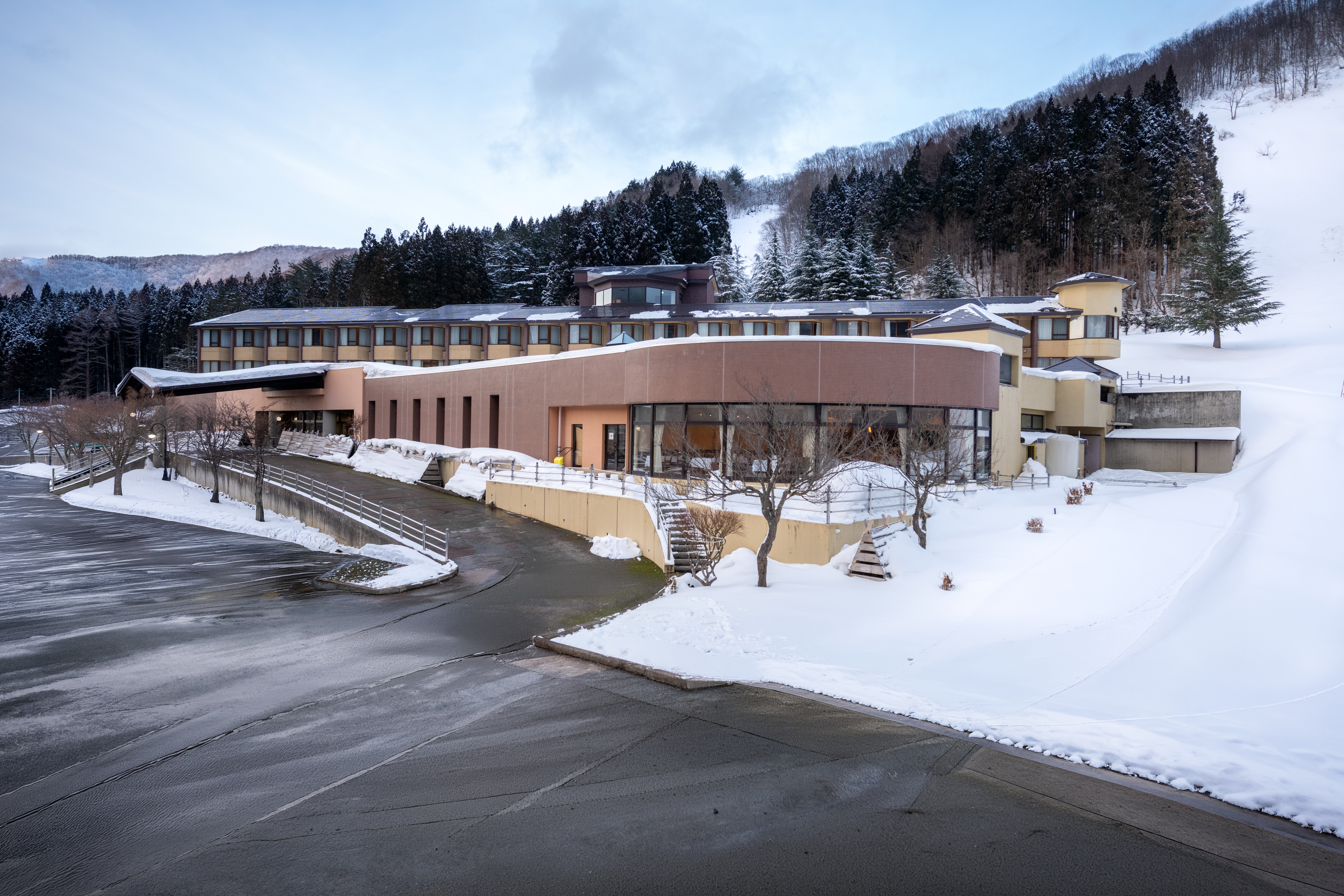 秋の宮山荘 外観